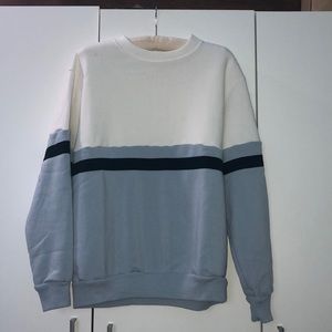 Brandy Melville: Crew neck sweater